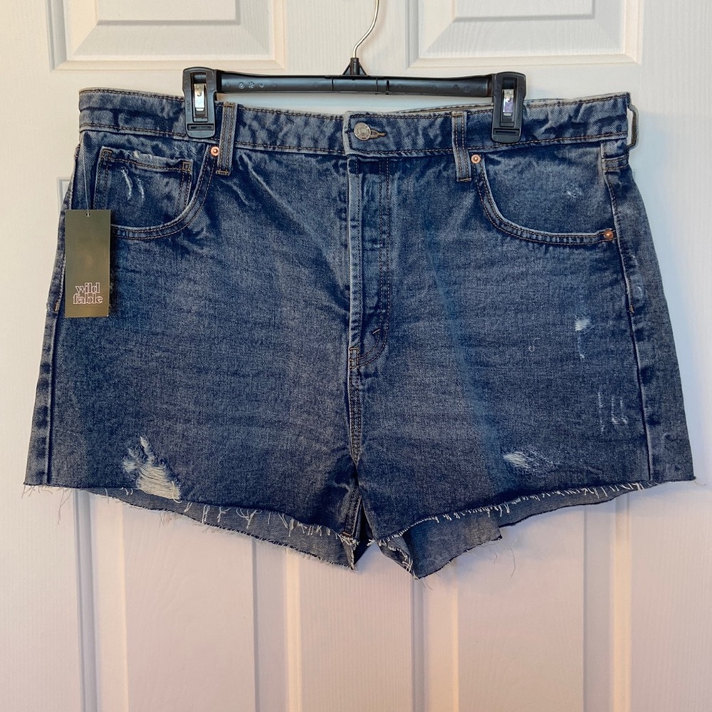LAST CHANCE: NEW Wild Fable Distressed Cut-off Jean Shorts Size 18